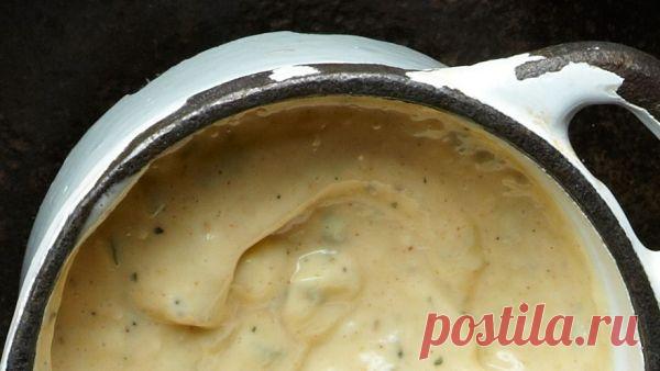 👌 Интересный майонезный соус для праздничных салатов, рецепты с фото Заправка является важнейшей составляющей салатов — ведь она во многом определяет общий вкус блюда. Самой привычной заправкой праздничных салатов для нас является обычный майонез, н...