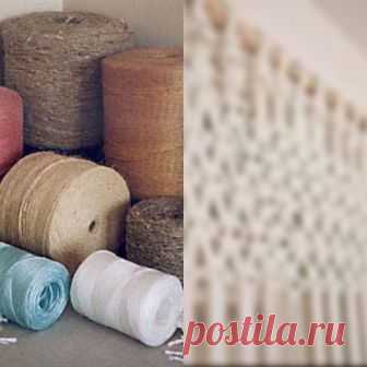 Этой техникой еще в студенческие годы пыталась овладеть моя мама... Эти изделия вновь стали невероятно модным и популярными! На сегодняшний день множество мастериц заново осваивают забытые техники рукоделия. Они делают свои работы так что они как и раньше радуют глаз окружающим.

Когда то давно еще в юные  годы моя бабушка учила мою маму чудной технике - макраме. Мама плела красивые подвесные подставки под цветочные гор