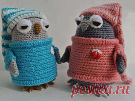 Мастер-класс: Сова-сплюшка Мастер-класс по совам - сплюшкам. Рост птичек 14-16 см. в шапочках, Сова в голубом связана из детской новинки (пехорка), Попугайчик (ну или Голубка, особенности формы клюва не позволяют ей быть&hellip;