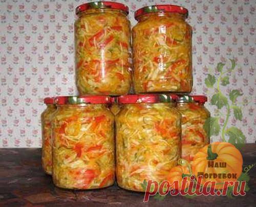 Салат под названием «Берегись водка» я закрываю на зиму не только как закуску. Мои рецепты подходят всем, кто любит домашнюю консервацию. Беру 1 кг лука, по 1 кг капусты и морковки. Закатываю без стерилизации, есть вариант без варки и маринад со стерилизацией. Всего 7 рецептур, каждому найдется по его вкусу