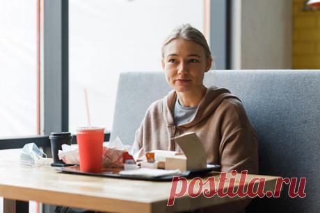 Первым российским сериалом на Apple TV+ станет «Контейнер» с Оксаной Акиньшиной. Международный стриминговый сервис Apple TV+ впервые покажет российский сериал. Им станет «Контейнер» с актрисой Оксаной Акиньшиной, рассказывающий о суррогатном материнстве. Мировая премьера сериала пройдет на Apple TV+ весной 2022 года. Режиссером проекта выступил Максим Свешников.