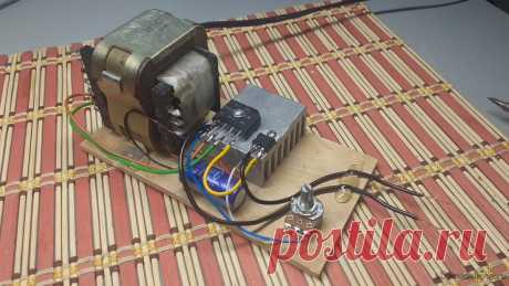 Простой блок питания на LM317 для начинающих радиолюбителей Всем привет, сегодня мы сделаем простую схему регулируемого блока питания на линейном стабилизаторе напряжения LM317. Её сможет собрать даже начинающий радиолюбитель. Также хочу предложить вам посмотреть свой видеоролик в котором я собирал и тестировал данную схему. Сейчас перед вами находится