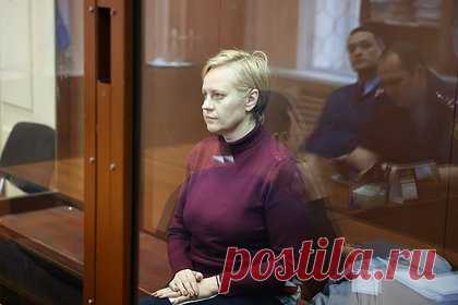 Замруководителя ФТС России Елена Ягодкина обжаловала свой арест. Заместитель руководителя Федеральной таможенной службы (ФТС) России Елена Ягодкина подала апелляционную жалобу на свой арест. О поступлении жалобы генерал-полковника таможенной службы стало известно в пятницу, 5 апреля. Дата судебного заседания пока не назначена. Чиновница была задержана 26 марта.