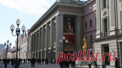 В Театре Вахтангова назвали Соломина хранителем традиций. Вице-президент и секретарь Союза театральных деятелей, директор Государственного академического театра имени Евгения Вахтангова Кирилл Крок заявил, что народный артист СССР Юрий Соломин сохранял традиции, которые были заложены основателями при создании Малого театра. Читать далее