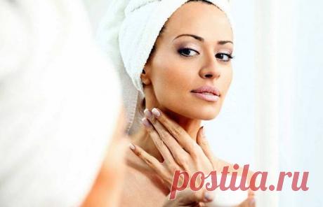 Скрываем возраст: 7 золотых правил ухода за кожей шеи и декольте, которые позволят выглядеть гораздо моложе 

7 золотых правил ухода за кожей шеи и декольте, которые позволят выглядеть гораздо моложе
Говорят, истинный возраст женщины выдают глаза. Но ещё сильнее и беспощаднее – шея. Печальный факт: кожа шеи…