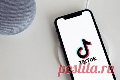 Посол Боливии в Парагвае неудачно пошутил в интернете и лишился работы. Посол Боливии в Парагвае Марио Кронембольд был уволен после публикации шуточного ролика в TikTok. В видео он в комической форме отзывается об одной из культурных традиций Парагвая. Посол рассказал своим подписчикам об употреблении национального напитка терере. При этом он имитировал парагвайский акцент.