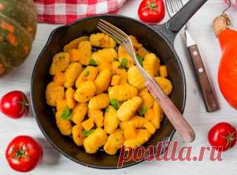 Тыквенные ньокки на Вкусном Блоге Ни одной недели без тыквы! Теперь только так, друзья 😉 И сегодня мы с вами будем готовить тыквенные ньокки. Эти симпатичные клецки относят к видам итальянской пасты. Классические картофельные ньокки есть в блоге уже очень давно. А этой осенью сам бог велел приготовить еще и тыквенные. Ньокки вкусные сами по…