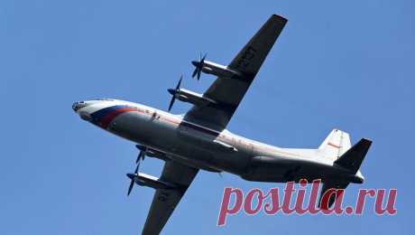 Самолет Ан-12, запросивший посадку в аэропорту Хурба, благополучно приземлился. Транспортный самолет Ан-12, ранее запросивший посадку в аэропорту Хурба Комсомольска-на-Амуре, благополучно приземлился. Об этом сообщает РИА Новости со ссылкой на источник в экстренных службах региона. &quot;Ан-12, запросивший аварийную ...