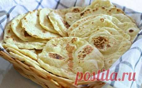 Indiška Naan duonelė Indiška Naan duonelė - patiekalas, kurį nesunkiai pasigaminsite pagal šį receptą. Daug gerų, išbandytų receptų, kuriuos privalai išmėginti!
