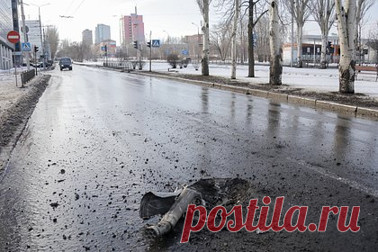 ВСУ при отступлении плотно заминировали Авдеевку. Украинская армия организовала в Авдеевке плотное минирование, в основном используя вооружение советского производства, заявил командир инженерного взвода с позывным Усман. «Плотное минирование — смешанные типы минных заграждений. Также есть мины-ловушки. Очень ухищряется противник в этом плане», — указал он.