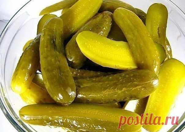 РЕЦЕПТ САМЫХ ВКУСНЫХ СОЛЕНЫХ ОГУРЦОВ 

Секрет в первичном вымачивании соли, так как соль не дает воде размягчить огурцы, перекрывая доступ и консервируя проходы. 
Показать полностью