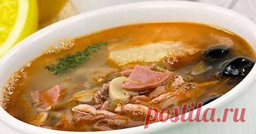 Солянка с копченой нарезкой, маслинами и лимоном | Don Аппетит