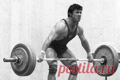 Умер чемпион Олимпиады-1980 в составе сборной СССР. Умер советский тяжелоатлет и олимпийский чемпион Игр-1980 Виктор Мазин. Мазин скончался на 68-м году жизни. Подробности смерти не сообщаются. Федерация выражает соболезнования родным и близким бывшего спортсмена. Мазин завоевал золотую медаль на Олимпиаде-1980, которая проходила в Москве.