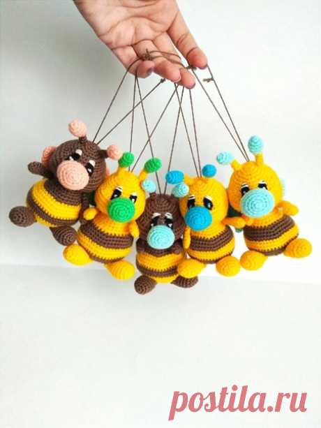 Пчелка Жужа

#пчелка_крючком@knit_toyss, #крючком_игрушка@knit_toyss

Пряжа Детская новинка
Крючок №2

Источник: https://amimore.ru/pchyolka-zhuzha-2981