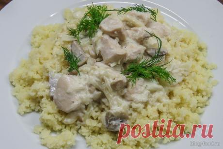 Фрикасе из курицы с грибами и сливками