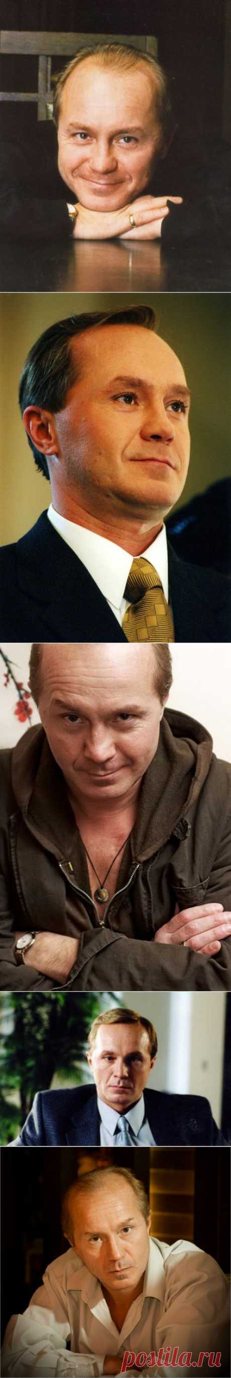 Актер Андрей Панин. Родился актер в 1962 году 28 мая в Новосибирске, а вырос в Кемерово, где поступил на факультет режиссуры в институте культуры