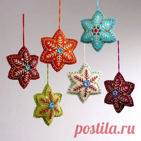 Делаем красивые снежинки из фетра