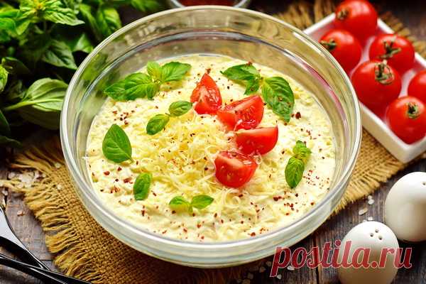 Салат «Помидоры под снегом» – всего 3 ингредиента, но выходит безумно вкусно - БУДЕТ ВКУСНО! - медиаплатформа МирТесен