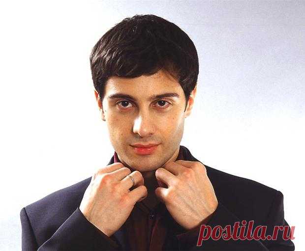 Антон Макарский перенес операцию: актер сохраняет бодрый дух и чувство юмора