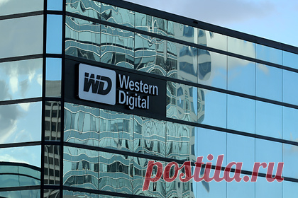 SSD-накопители подорожают. Проблемы на производстве Western Digital повлияют на рост цен на рынке накопителей. Журналисты обратили внимание на электронное письмо, которое направила компания Western Digital своим партнерам. В нем говорится, что «в краткосрочной перспективе затраты на производство накопителей значительно выросли».