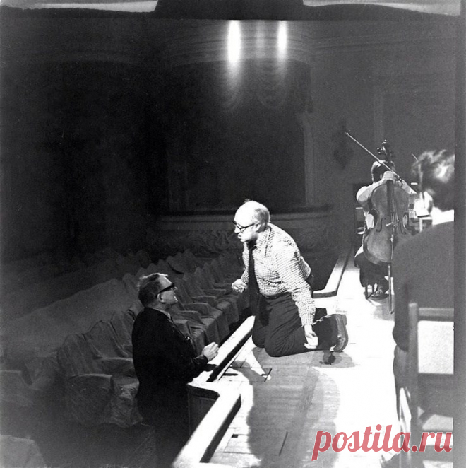 Shostakovich and Rostropovich during a rehearsal
Д. Шостакович и М. Ростропович на репетиции