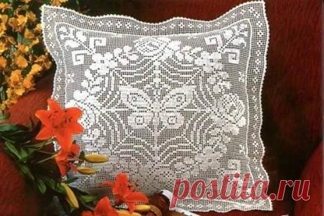 Подушка крючком с узором бабочка. Схема вязания бабочки в филейной технике |