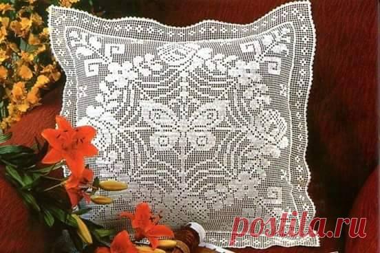 Подушка крючком с узором бабочка. Схема вязания бабочки в филейной технике |