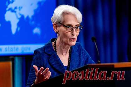 В США оценили позицию стран-членов НАТО на переговорах с Россией. Страны члены НАТО выступили с абсолютно единых позиций в ходе переговоров с Россией по гарантиям безопасности, поддержав ряд важнейших международных принципов. Первая замгоссекретаря США Уэнди Шерман в ходе брифинга по результатам заседания Совета Россия — НАТО оценила позицию государств, входящих в альянс.