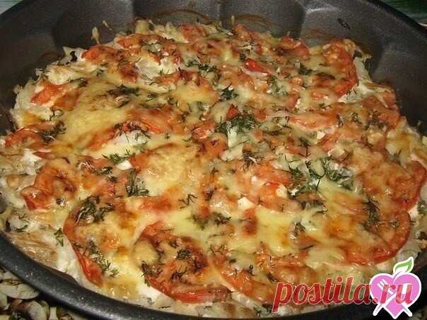Рыба запечённая с помидорами и сыром.

Рецепт из разряда:быстро и вкусно!

Ингредиенты:

филе не жирной рыбы (у меня треска) 600-700 гр.
помидор 1 шт.
сметана 3-4 ст.л.
чеснок 3-4 зубч.
зелень свежая по вкусу (я добавила укроп)
соль,перец
сыр твёрдый 50-70 гр.

Приготовление:

Рыбу нарезать на не большие кусочки,посолить,поперчить.Выложить рыбу в форму для запекания.Посыпать мелко нарубленным чесноком.Сверху смазать сметаной.Помидор тонко нарезать полукольцами,выложить сле...