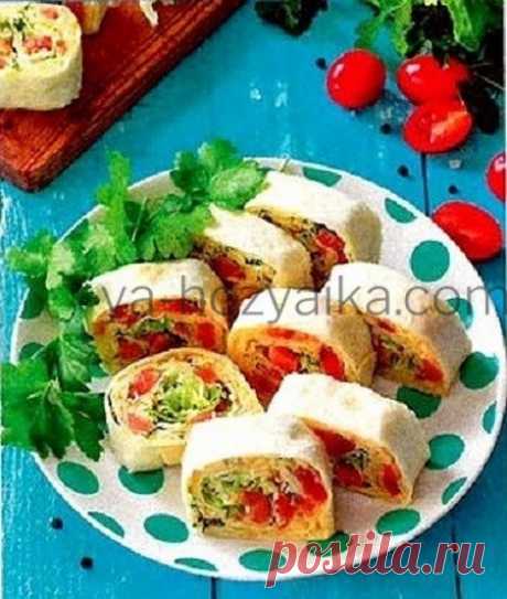 Рецепт №1. Роллы а-ля &quot;Ракфиск&quot; с луком и салатом

Легкие закуски хороши не только на праздничном столе, вполне гармонично будет начать с них и привычный семейный обед. Скажем, подать эффектные вкусные простые в приготовлении мини-рулеты, вариации которых безграничны. К примеру, как те, что представлены ниже.

Понадобится:

филе копченой красной рыбы (лосось, форель, семга) - 400г

сметана (жирная, не кислая) - 4 ст.л.

зеленый лук (с луковичками) - 1 пучок или одна молода...