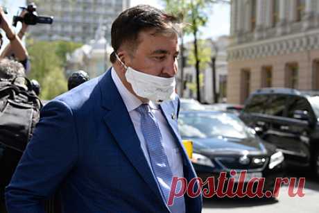 Названа причина тайной перевозки Саакашвили из тюрьмы в больницу. Министр юстиции Грузии Рати Брегадзе заявил, что тайная перевозка бывшего президента страны Михаила Саакашвили из расположенного в городе Рустави тюремного учреждения №12 в тюремную больницу №18 в Тбилиси была связана с его отказом от лечения. Это решение было принято ради безопасности бывшего грузинского лидера.