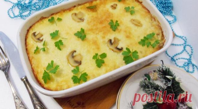 Жюльен с картошкой и грибами. Жюльен с картошкой и грибами – вкусное и аппетитное блюдо, отличающееся от классического жюльена тем, что в него добавляют обжаренный картофель. Этот ингредиент придает жюльену весомости, так что из ...