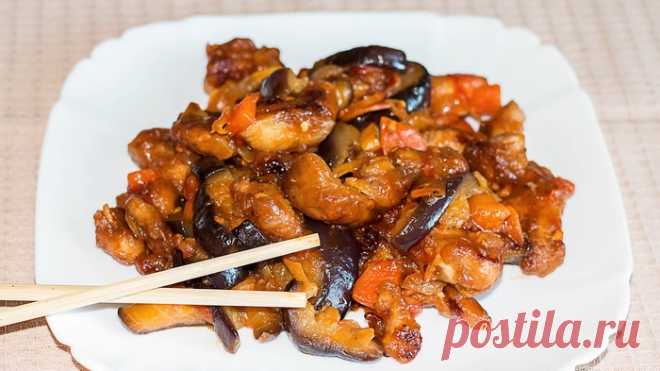 Острая хрустящая курица в карамели с баклажанами (Gan Bei) 



Если вы любитель острой азиатской кухни, говядины или курицы в кисло-сладком соусе, то этот вариант придется вам по вкусу. Мы, первый раз, попробовали такое блюдо в нашем любимом ресторане Gan Bei…