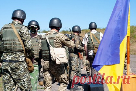 Появились подробности казни бойца ЧВК «Вагнер» на Украине. Бойца частной военной компании «Вагнер» Евгения Нужина, сдавшегося Вооруженным силами Украины (ВСУ) насмерть забили кувалдой за предастельство. О подробностях его казни сообщает издание Baza. По данным источника, для украинской стороны эта история выглядит сейчас неприятно.