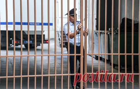 В деле о хищении средств на ремонт кораблей ВМФ могут появиться новые фигуранты. Бывший генеральный директор ОАО промышленная группа &quot;Новик&quot; Александр Кузнецов пробудет под стражей до 27 сентября