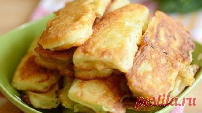 Кабачков никогда не бывает много. Особенно если они приготовлены по этому рецепту! Получается нереально вкусно! Лето — это, несомненно, пора фруктов, ягод, овощей и трав. В эту пору необходимо вдоволь насладиться всеми доступными дарами с грядки, ведь в них столько витаминов и минералов, необходимых нашему организму.