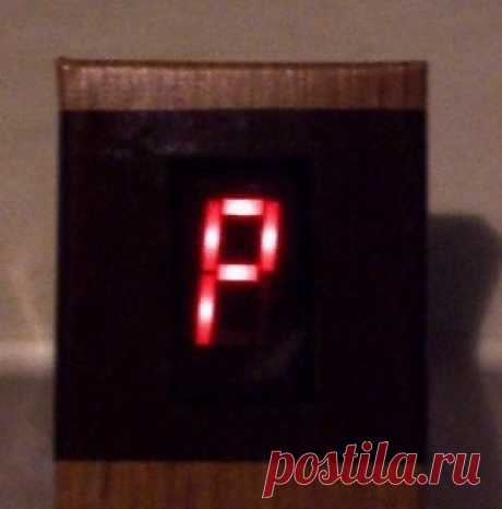 Буквенный индикатор напряжения аккумулятора Приветствую, радиолюбители-самоделкины! Вольтметр в автомобиле - достаточно важный прибор, так как позволяет контролировать напряжение в бортовой сети и не допустить разряда аккумулятора, например, из-за выхода из строя генератора или долгого простоя автомобиля. Практически все современные