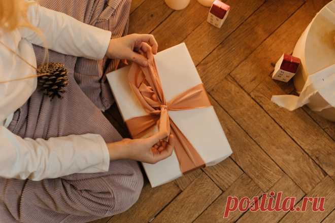 8 Unique Wedding Gifts Ideas For All Budget