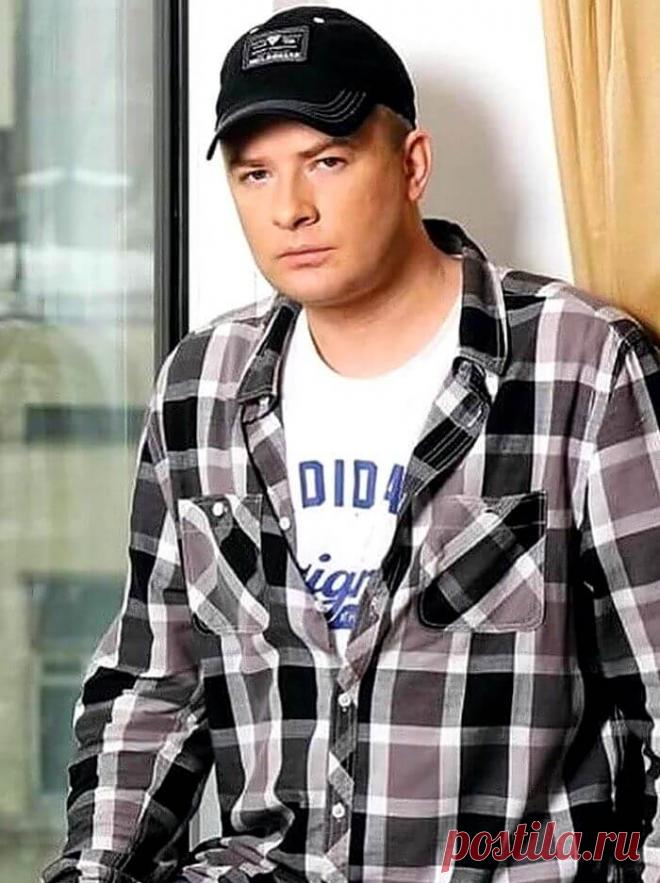 Личная жизнь, путь к славе и проблемы со здopовьем: Андрею Данилко — 47