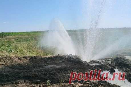 Власти опровергли диверсию на водопроводе в Ростовской области. Власти Ростовской области опровергли информацию о диверсии на водоводе в Зернограде, опубликованной ранее мэром города Ириной Полищук. Об этом сообщает Министерство региональной политики и массовых коммуникаций региона. В ведомстве сообщили, что имела место коммунальная авария.
