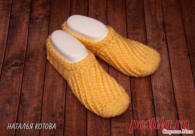 Следки крючком (видео мастер-класс) Всем привет! У меня готов новый мастер-класс по вязанию следочков крючком! Следки связаны на размер ноги 37-38. По этому видео можно связать такие следочки на любой размер и из любой пряжи.