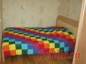 Радужный плед из разноцветных мотивов