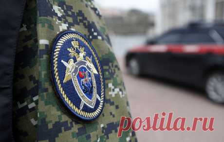 Задержали троих подозреваемых в нелегальном сбыте алкоголя в Оренбургской области. От отравления суррогатом погибли 14 человек Подозреваемые в причастности к продаже поддельного элитного напитка арестованы. О возбуждении по статье «Производство, приобретение, перевозка, пересылка либо сбыт товаров и продукции, не отвечающих требованиям безопасности жизни и здоровья потребителей» двух дел в отношении сбытчиков возбуждено еще одно. Среди задержанных - житель Новотроицка, который продавал элитный…