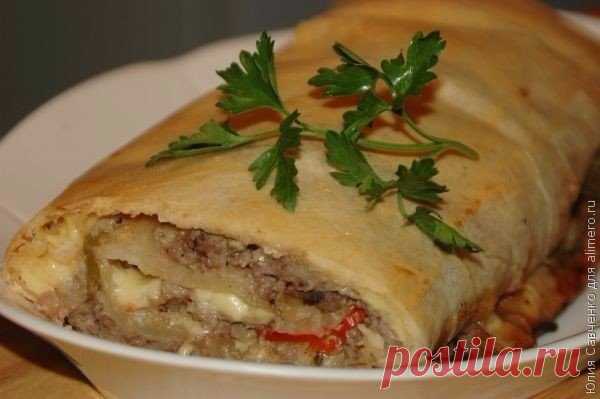 Штрудель с мясом, грибами и сладким перцем