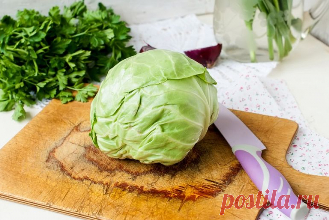 Капустный лист в кляре — пикантная закуска за несколько минут!