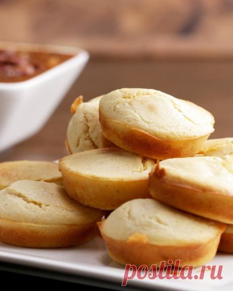 Mozzarella-Stuffed Cornbread Muffins