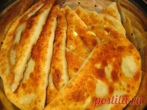 Чебуреки мясные домашние.
