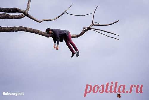 Что такое синдром хронической усталости? Как с ним бороться? До недавнего времени синдром хронической усталости (СХУ) не признавали самостоятельным заболеванием, его называли следствием различных инфекционных заболеваний. Такой специфический диагноз ставят, если у человека ощущение постоянного переутомления, которое не исчезает даже после продолжительного отдыха.