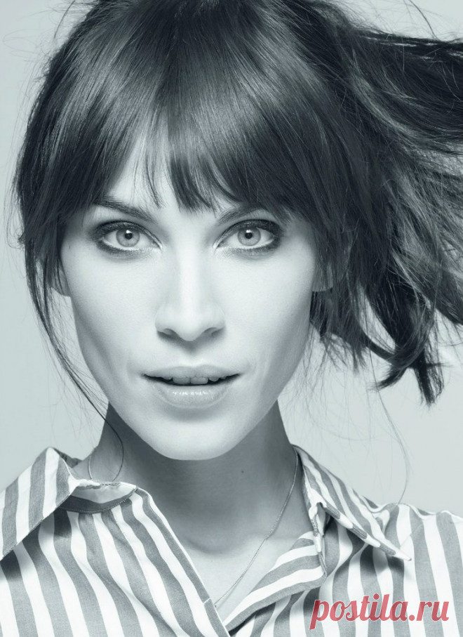 Алекса Чанг (Alexa Chung) в фотосессии Альберта Джордана (Albert Giordan) для журнала Marie Claire UK (май 2013)