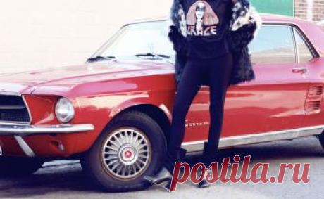 Calça legging: 50 ideias de como usar a peça mais confortável do armário Inspire-se em 50 looks criados com calça legging, a peça que garante liberdade dos movimentos, conforto e versatilidade ao seu estilo.